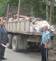 С контейнерных площадок города вывозится около 20 кубометров мусора грузовыми автомобилями.