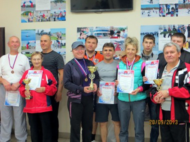 Теннисисты района с наградами.  фото автора. «усольская газета»